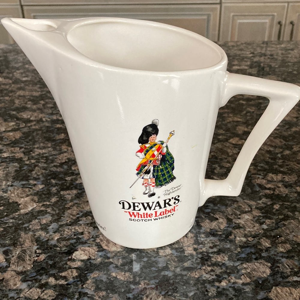 DEWAR’SWHITE LABEL SCOTCH WHISKEY WATER PITCHER